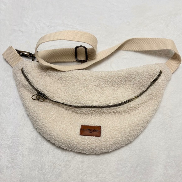 Me P'tite Collection Paris Handbags - Minimalist Teddy Fleece Fanny Pack Slouchy Crescent Crossbody Bag Neutral‎